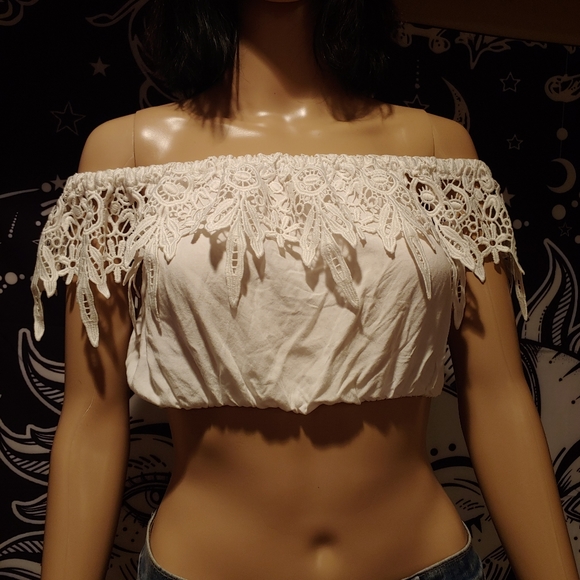 White Crop top - Picture 1 of 3